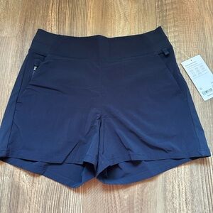 Athleta women’s size 4 Brooklyn shorts NWT